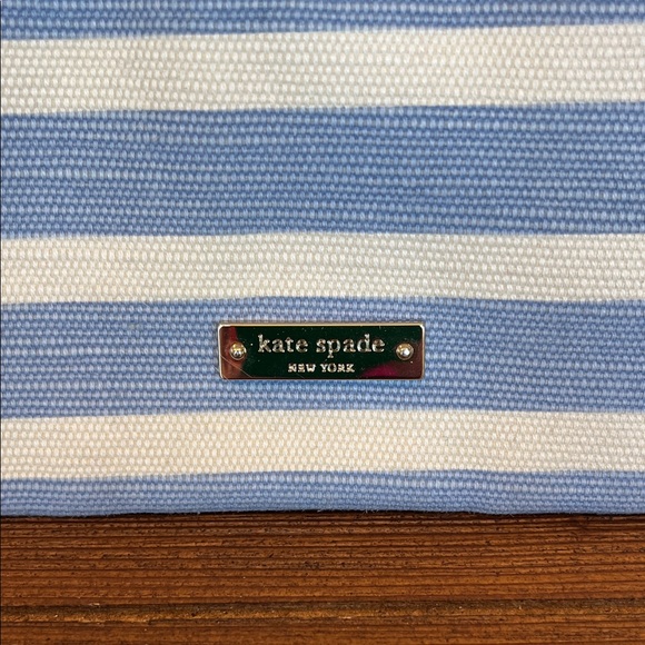 Kate Spade On Purpose Sailing Stripe Bow Wristlet. - Picture 2 of 8